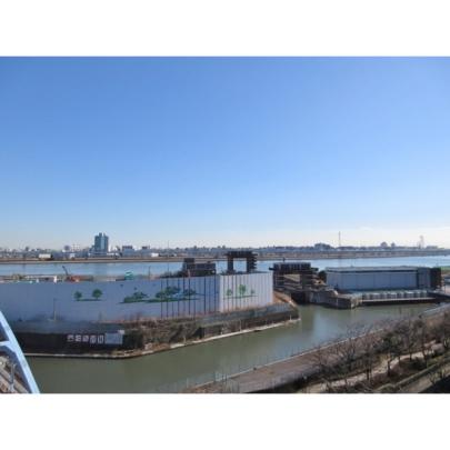 �y���]�z�@